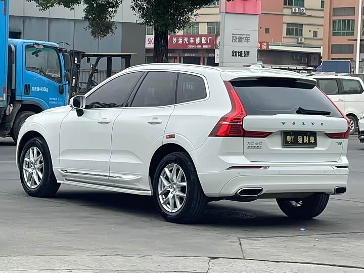 Volvo XC60 2021 T 5 4 WD — фото 7