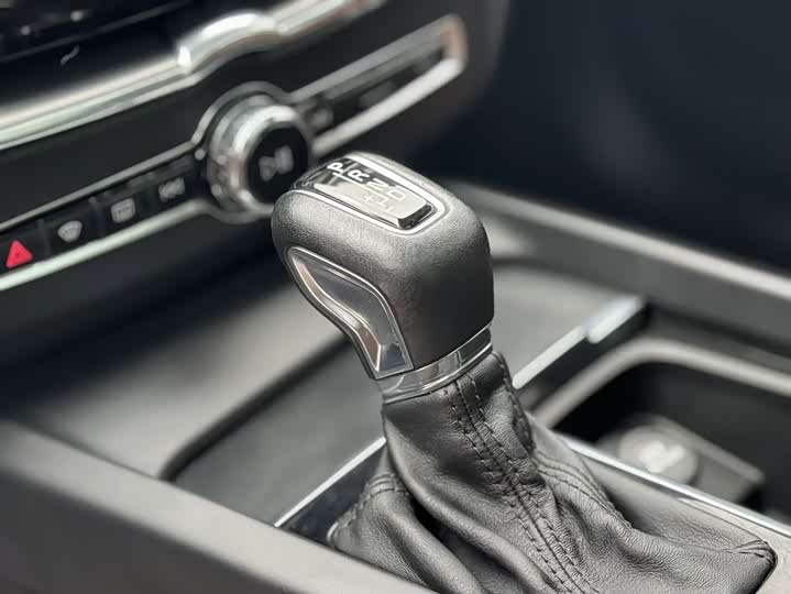Volvo XC60 2021 T 5 4 WD — фото 12