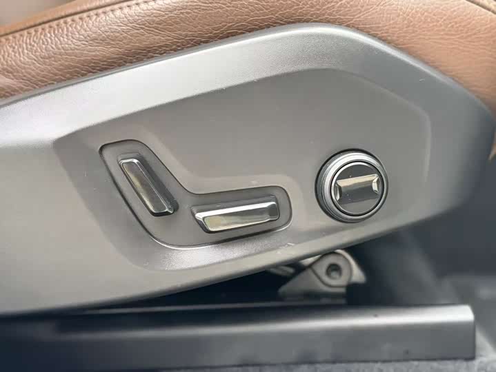 Volvo XC60 2021 T 5 4 WD — фото 17