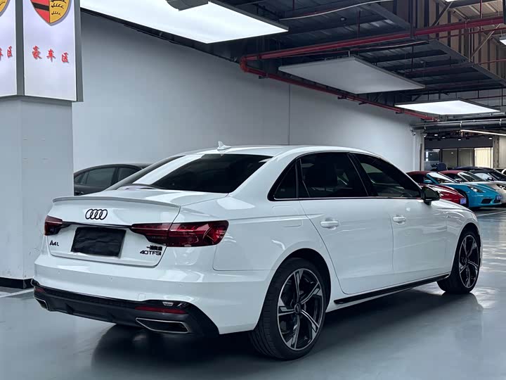 Audi A4L 40 TFSI люкс-динамик — фото 19