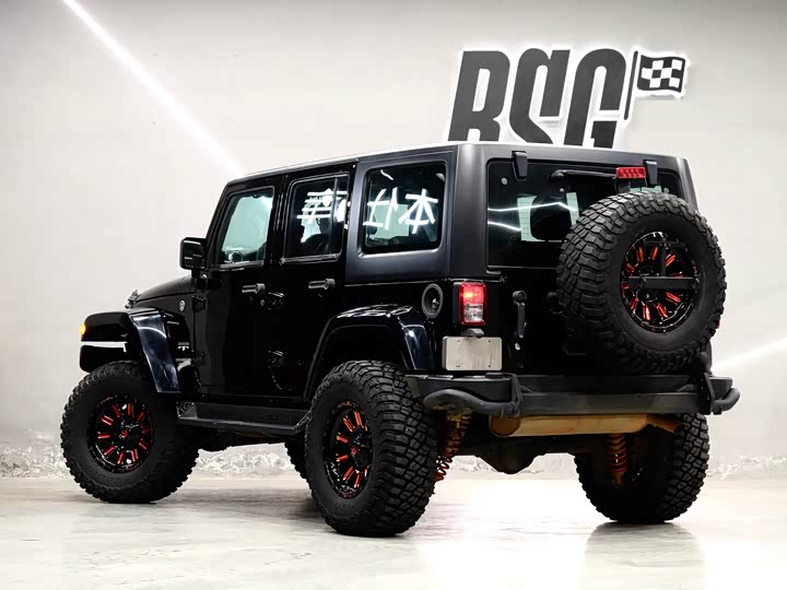 Jeep Wrangler — фото 4