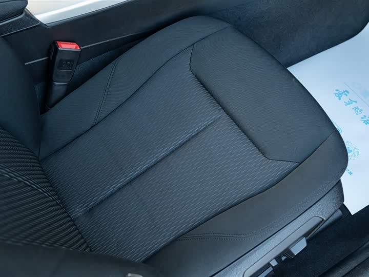 BMW 1-Series 2015 120i Leading — фото 42