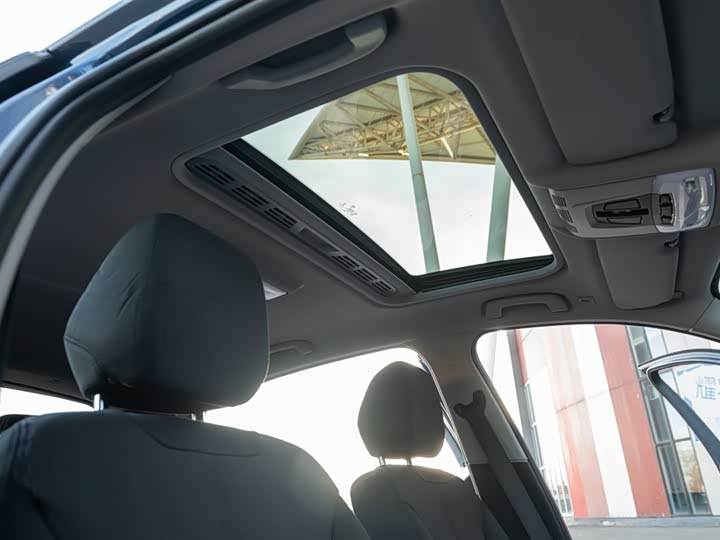 BMW 1-Series 2015 120i Leading — фото 55