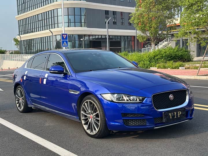Jaguar XEL 2018 2.0 T 200 PS — фото 3