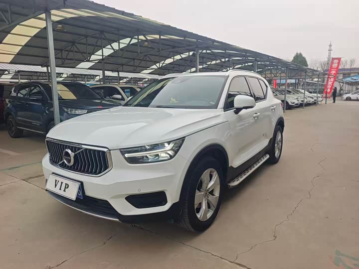 Volvo XC40 2020 T 3 — фото 1