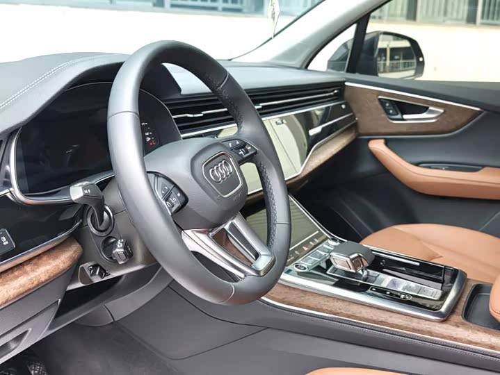 Audi Q7 2023 55 TFSI quattro S line Sport — фото 6