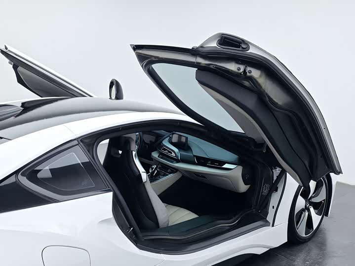BMW i8 2014 Standard — фото 30