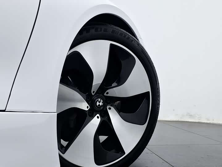 BMW i8 2014 Standard — фото 15