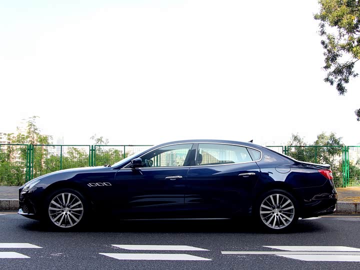 Maserati Quattroporte — фото 3