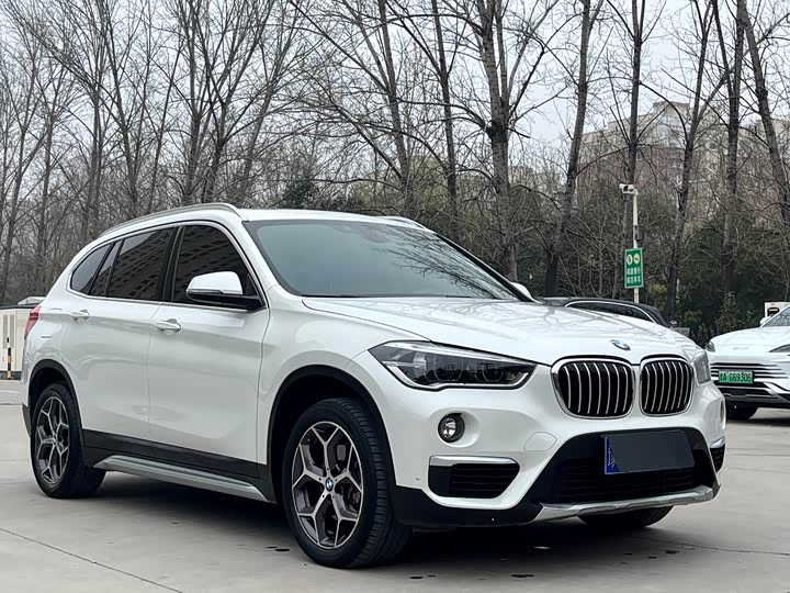 BMW X1 2019 s Drive 18 Li — фото 3