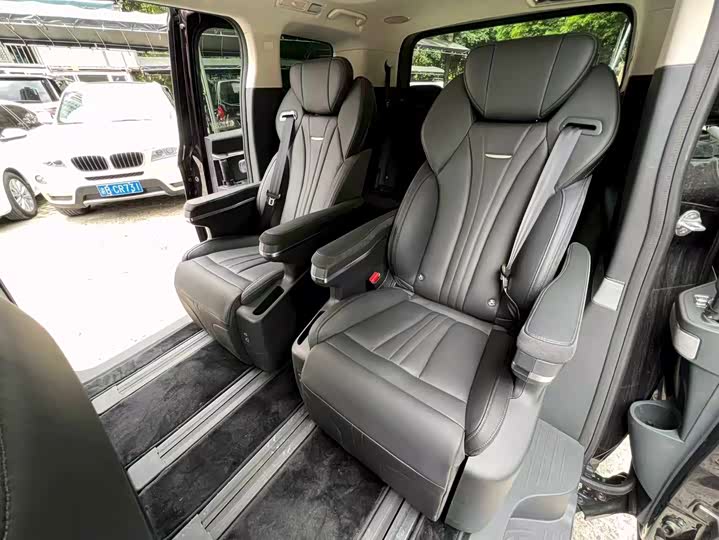 Hongqi HQ9 PHEV 2024 2.0 T 4 WD — фото 12