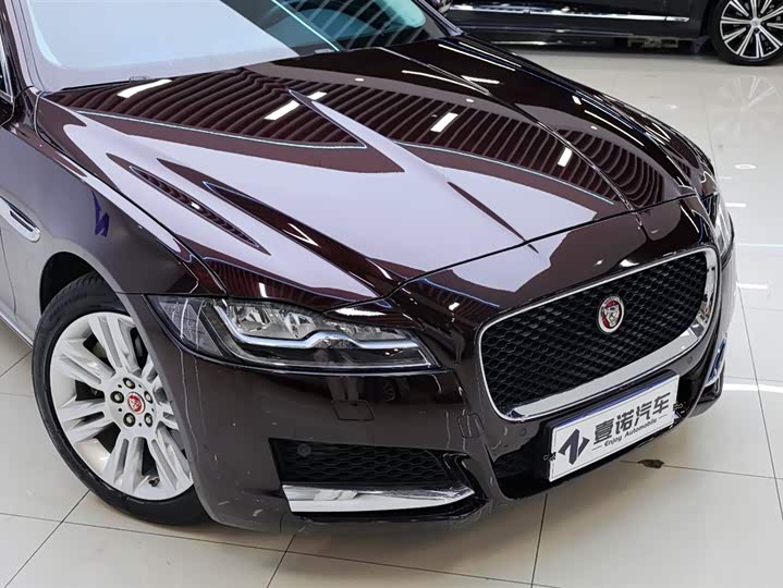 Jaguar XFL 2018 XFL 2.0 T 250 PS — фото 11
