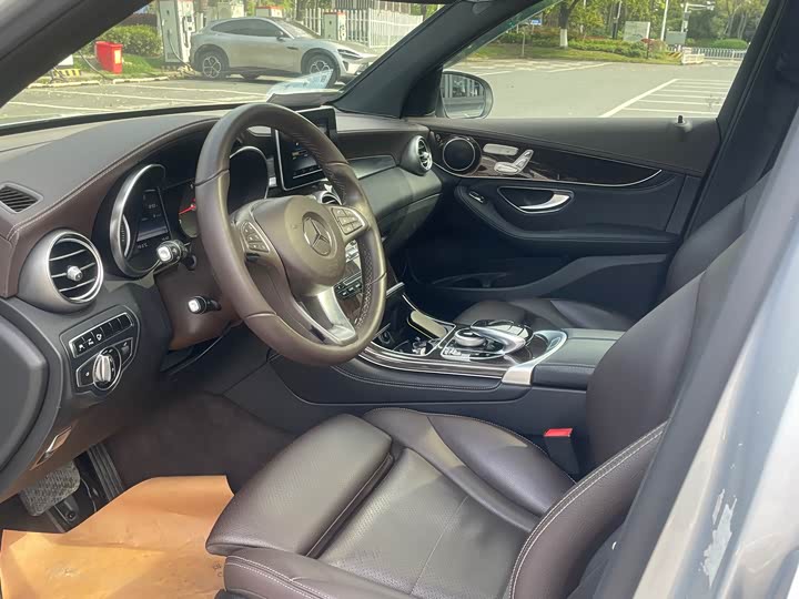 Mercedes-Benz GLC 260 4MATIC люкс — фото 10