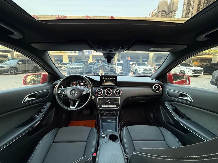Mercedes-Benz A-Class 2016 A 200 — фото 9