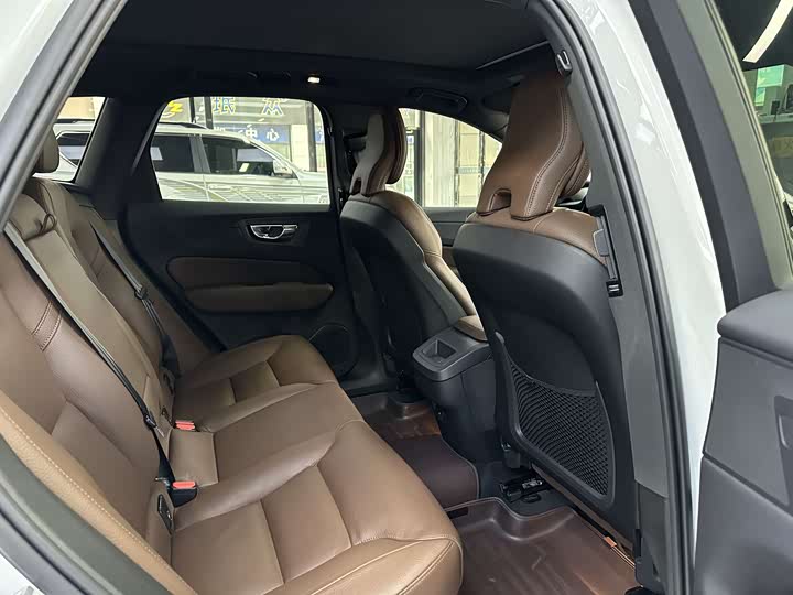 Volvo XC60 2022 B 5 4 WD — фото 11