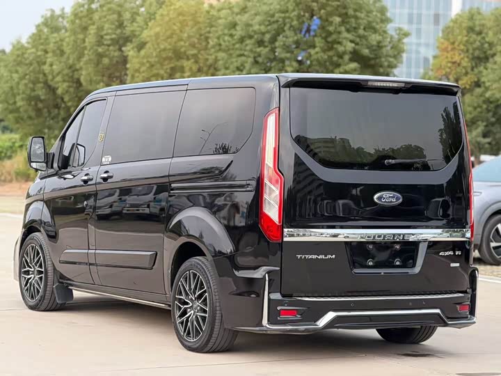 Ford Tourneo — фото 3