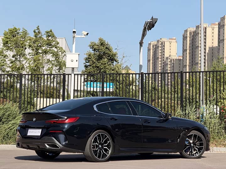 BMW 8-Series 2022 840i M — фото 23
