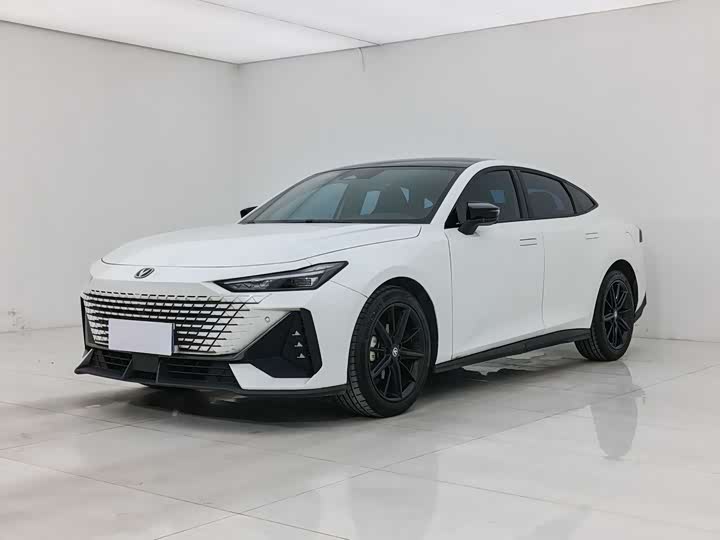 Changan UNI-V 2023 1.5 T Premium — фото 1