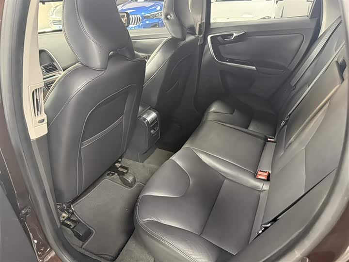 Volvo XC60 2017 T 5 AWD — фото 25