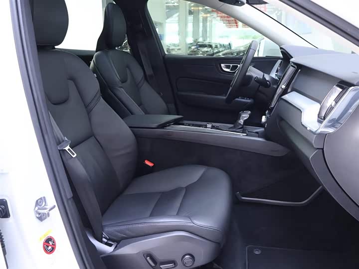 Volvo XC60 2020 T 5 4 WD — фото 21