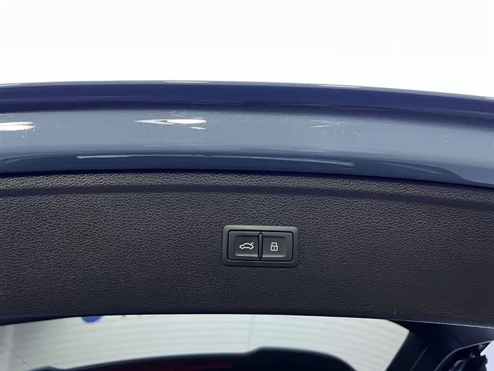 Audi Q5L 2022 40 T RS — фото 25