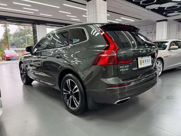 Volvo XC60 2019 T 5 4 WD V — фото 5