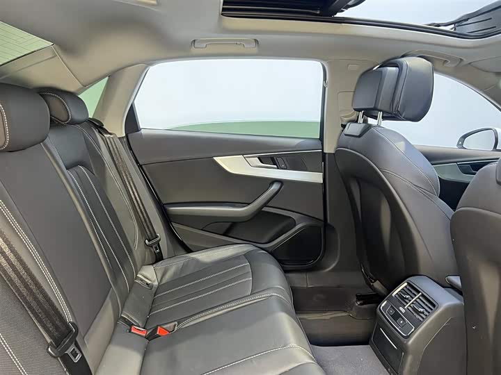 Audi A4L 2024 40 TFSI — фото 8