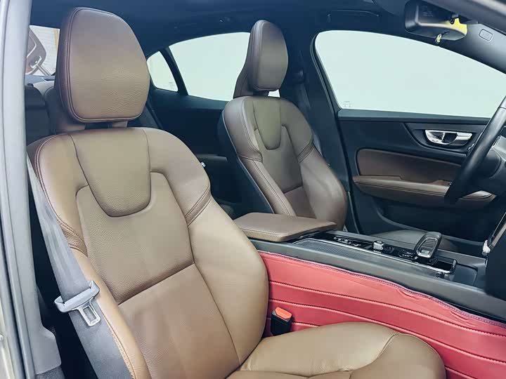 Volvo S60 2022 B 4 — фото 16