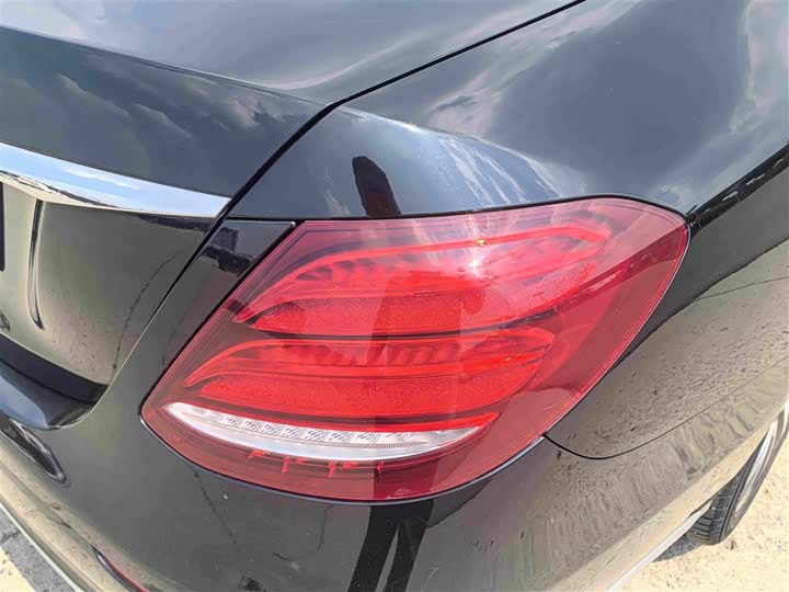Mercedes-Benz E-Class рестайлинг E 200 L — фото 12