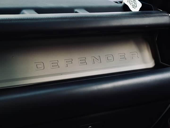 Land Rover Defender — фото 18