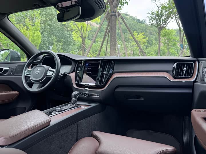 Volvo XC60 2021 T 5 4 WD — фото 15