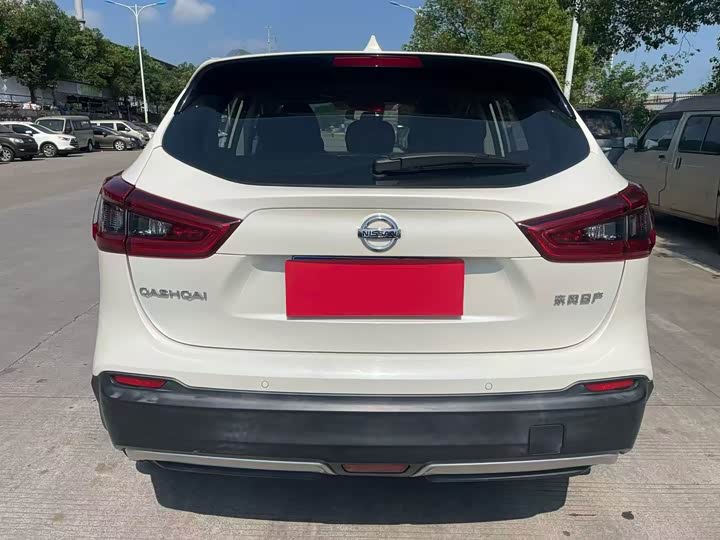 Nissan Qashqai — фото 8