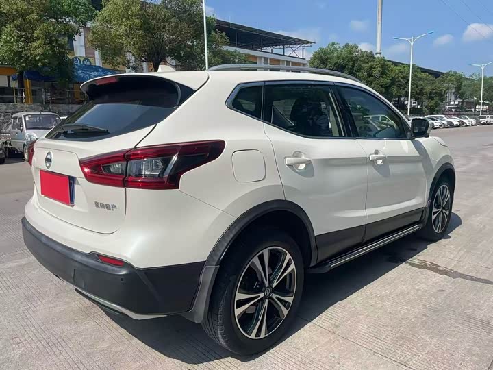 Nissan Qashqai — фото 9