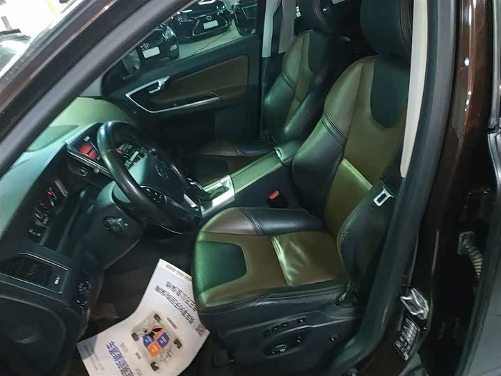 Volvo XC60 2017 T 5 AWD — фото 11