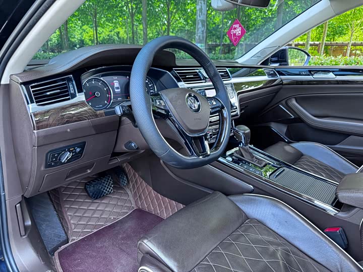 Volkswagen Phideon — фото 7