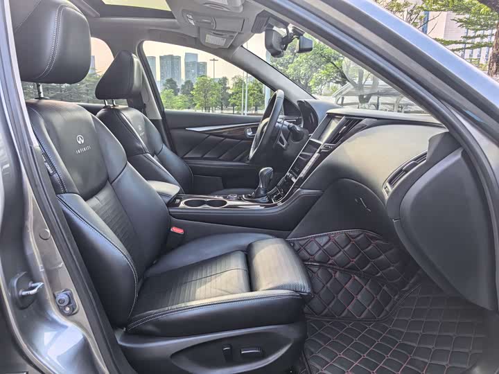 Infiniti Q50L 2015 2.0 T — фото 12