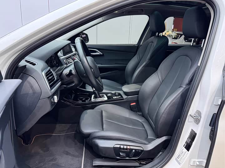 BMW 1-Series 2018 118i Sport — фото 9
