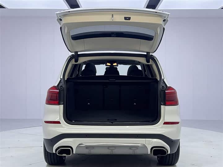 BMW X3 2019 x Drive 28i — фото 12