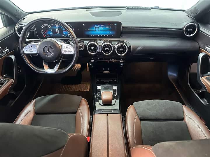 Mercedes-Benz A-Class 2019 A 200 L — фото 15