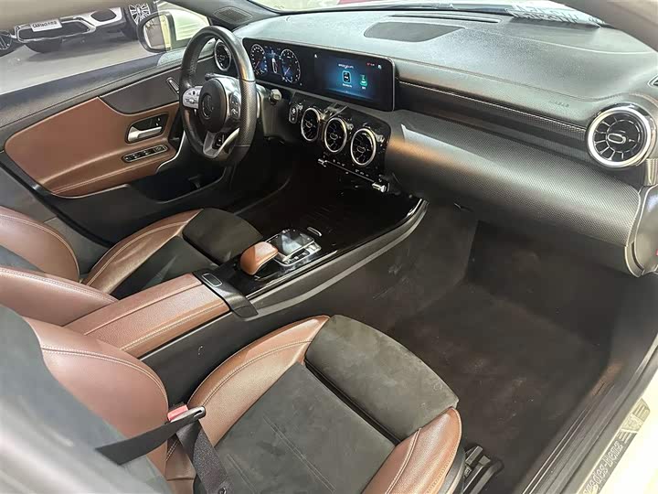 Mercedes-Benz A-Class 2019 A 200 L — фото 19