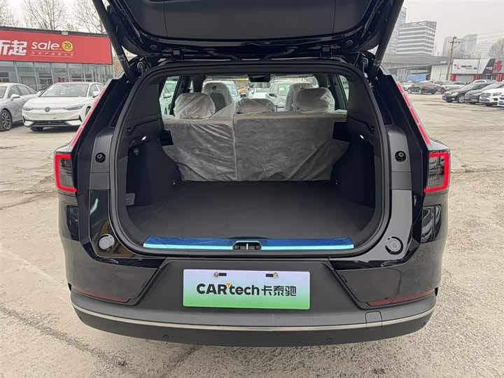 Volvo XC70 Hybrid 2026 2 WD Core — фото 9
