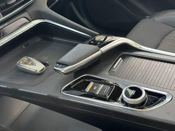 Changan UNI-T 2022 2.0 T Premium — фото 25