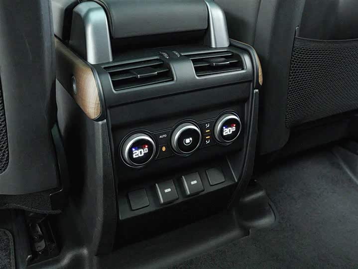 Land Rover Defender — фото 19