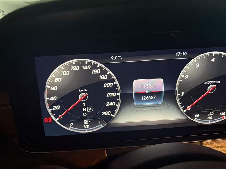 Mercedes-Benz E-Class 2018 E 300 L Luxury — фото 8