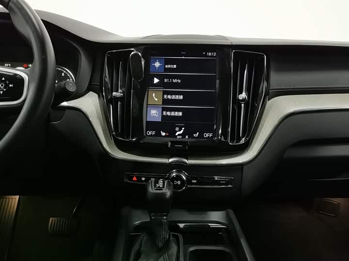 Volvo XC60 2018 T 5 4 WD — фото 12