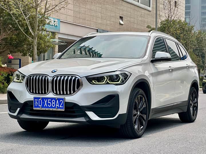 BMW X1 2020 s Drive 20 Li — фото 1