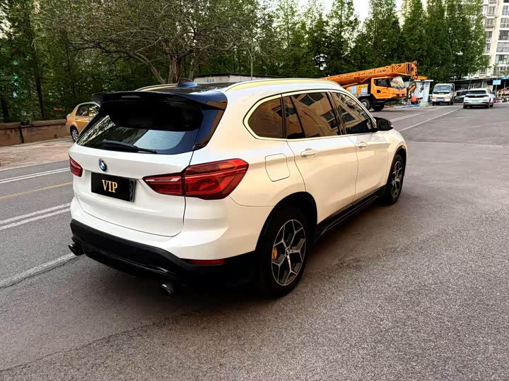 BMW X1 2016 x Drive 20 Li Luxury — фото 4