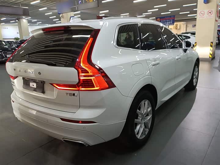 Volvo XC60 2019 T 5 4 WD VI — фото 5