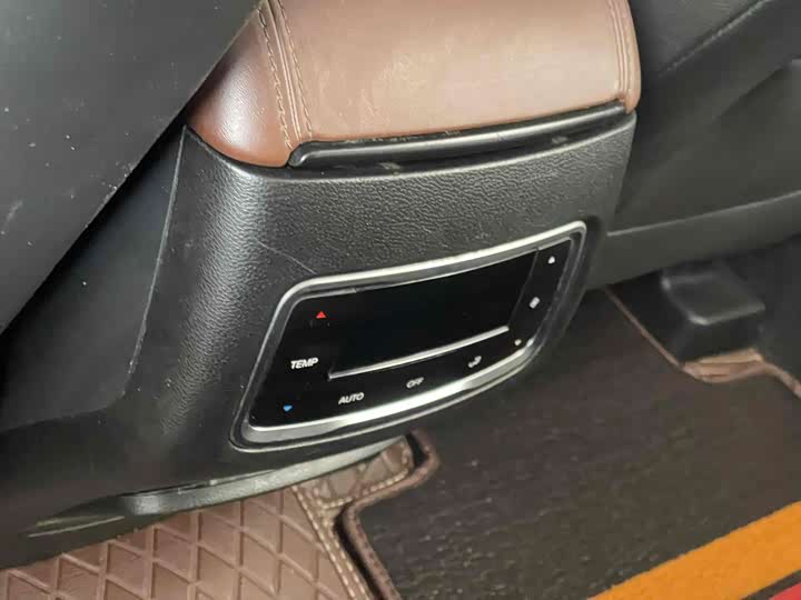 Trumpchi GS8 2017 320 T 2 WD （ ） — фото 9