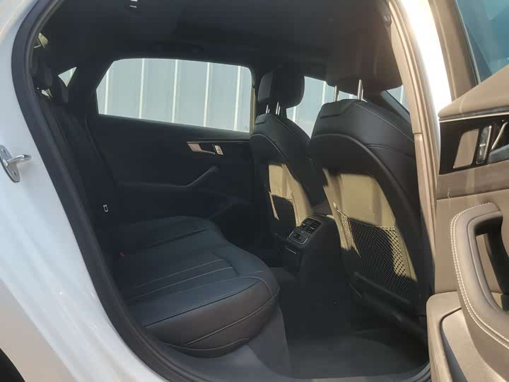 Audi A4L 2025 200 40 TFSI — фото 10